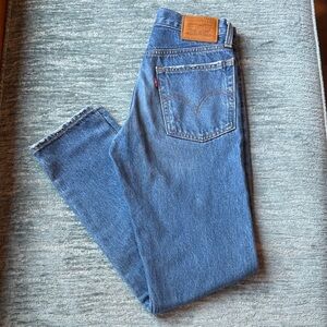 Levi's Women’s Classic Medium Wash Denim Jeans